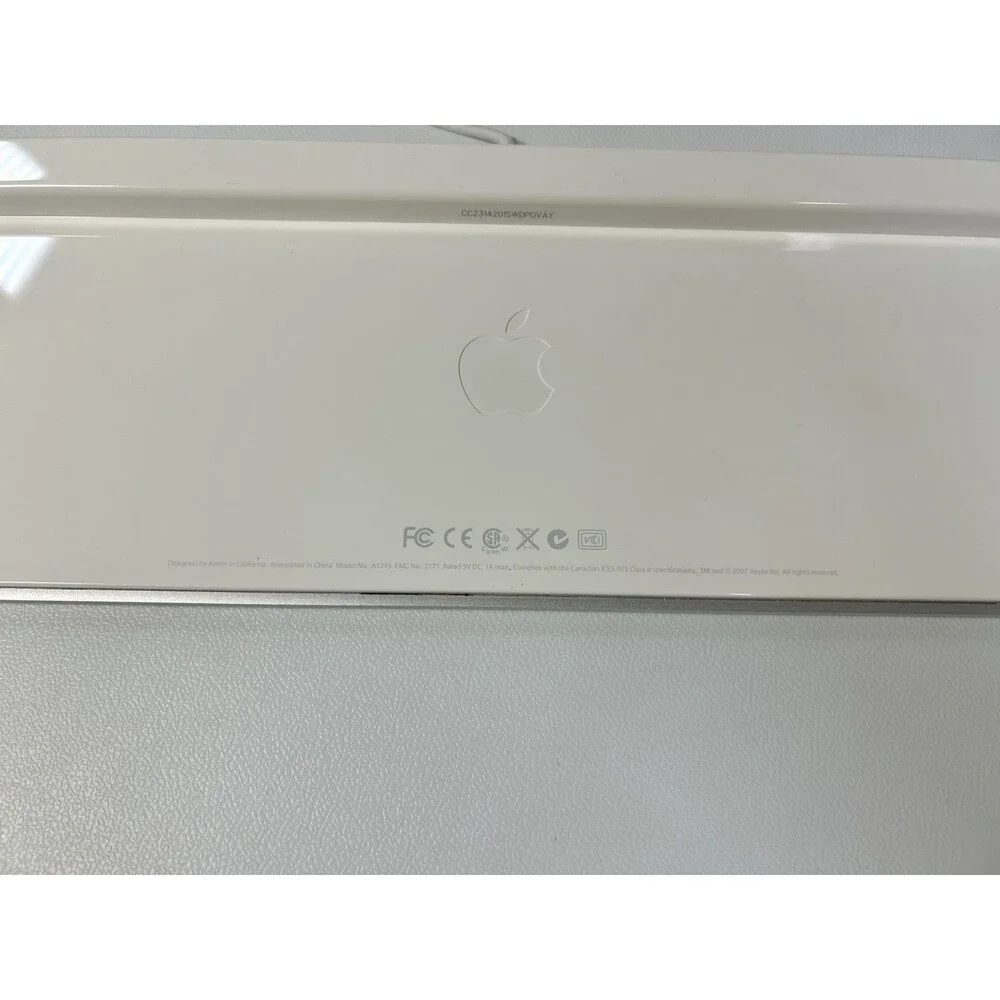 Apple Model A1243 USB Wired Aluminum White Keyboard with 2 USB Ports